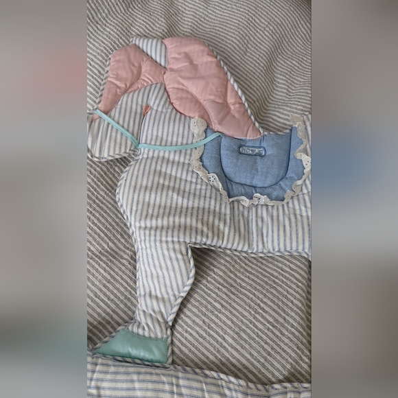 Soft Quilted Style Rocking Horse Wall Decoration for Baby Nursery - Picture 5 of 5